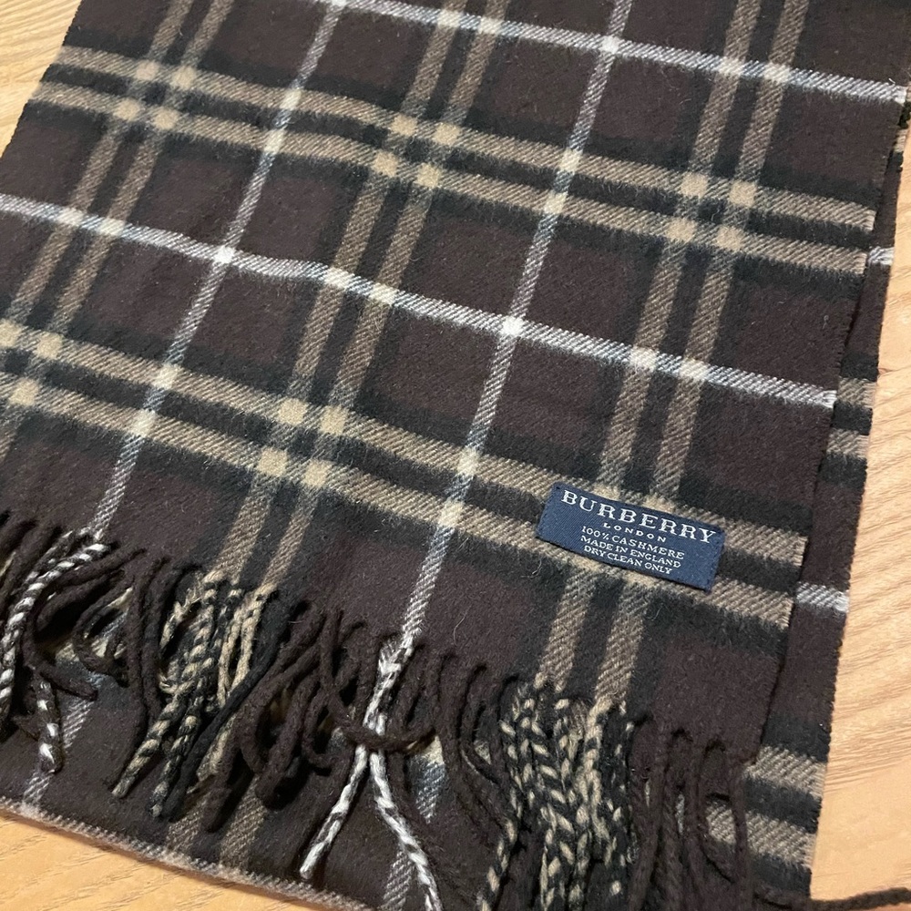 100% cashmere classic Burberry scarf